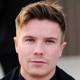 Joe Dempsie Net Worth 2026: Money, Salary, Bio | CelebsMoney