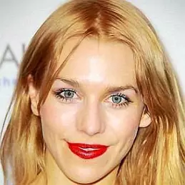 Julia Dietze Net Worth 2026: Money, Salary, Bio | CelebsMoney