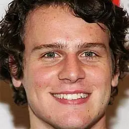 Jonathan Groff Net Worth 2026: Money, Salary, Bio | CelebsMoney