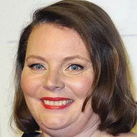 Joanna Scanlan Net Worth 2026: Money, Salary, Bio | CelebsMoney